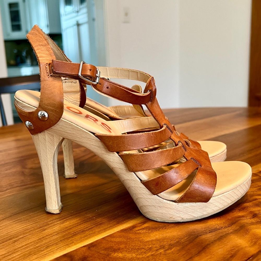 Rare Vintage Michael Kors leather strappy sandals size 7–7 1/2